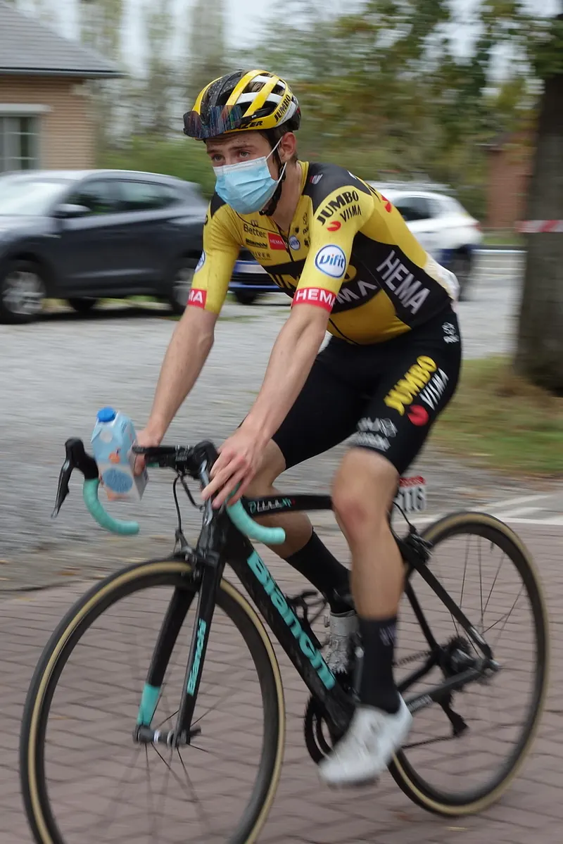 Efter målstregen på Muur van Huy i Flèche Wallonne 2020